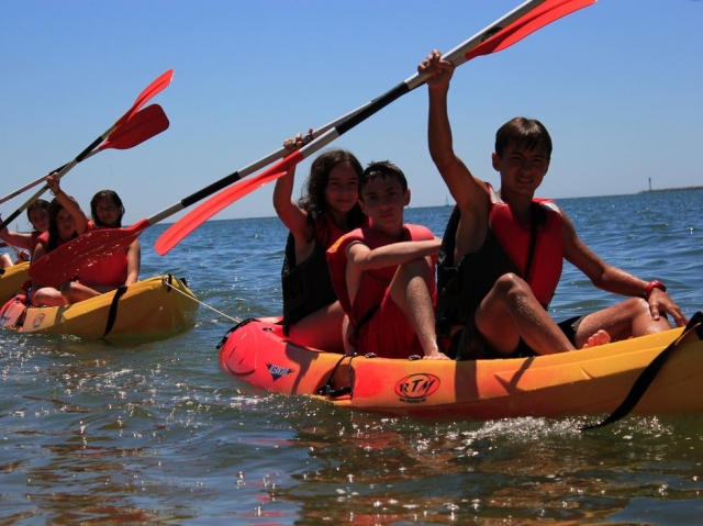 Excursion con kayaks de mar.JPG